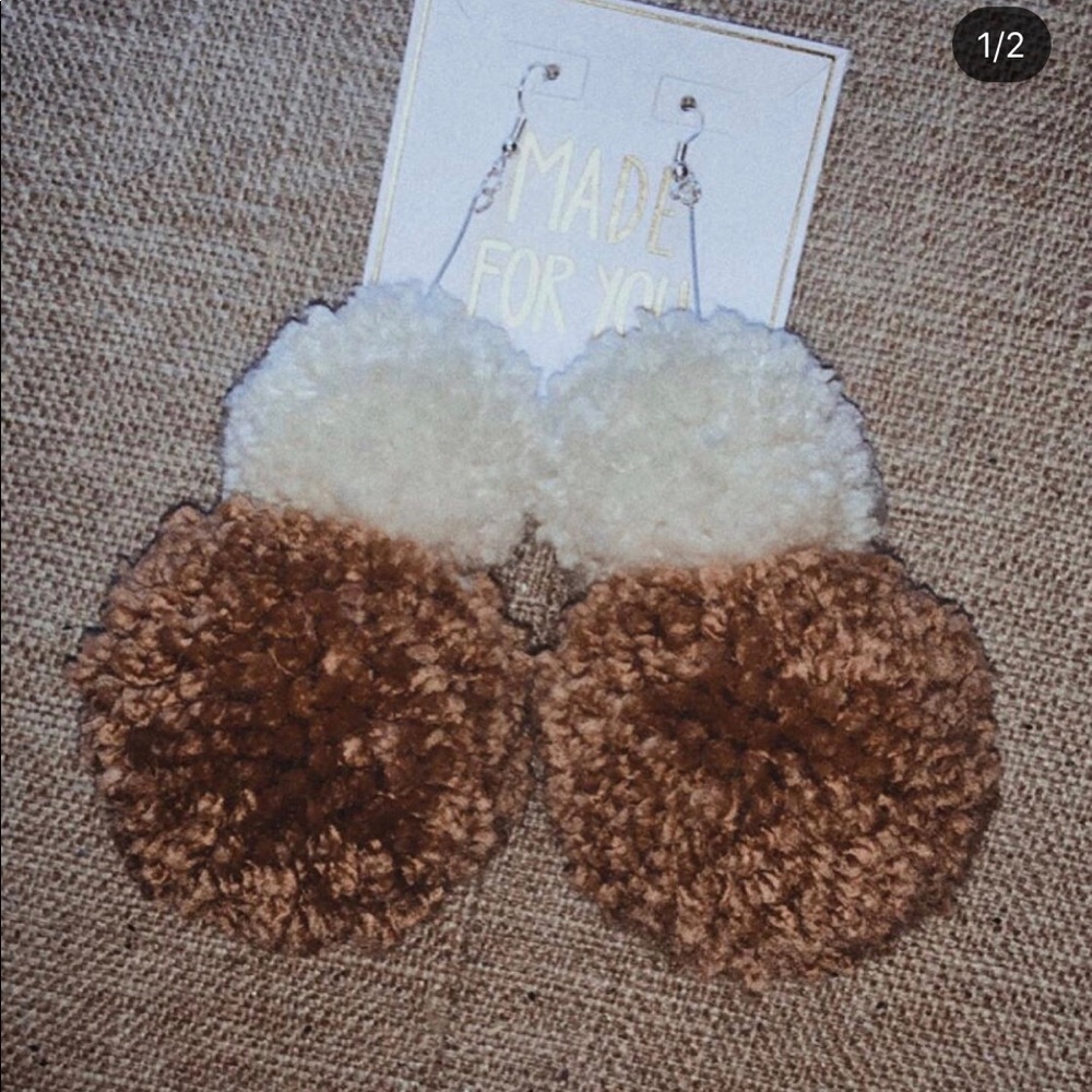 Neutral Pom earrings